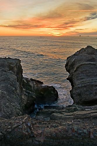 ocean sunset water oregon coast rocks orgon