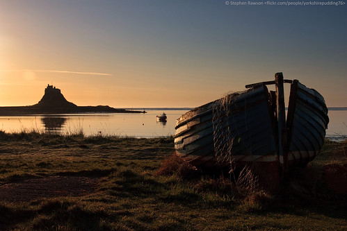 water sunrise island boat harbour holy northumberland nationaltrust lindisfarne 1652 52in2014