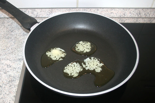 16 - Butter in Pfanne erhitzen / Heat up butter in pan
