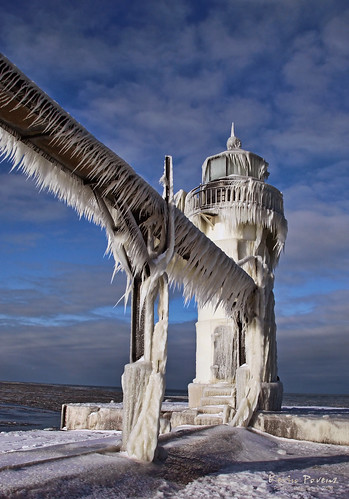 morning blue shadow sky lighthouse white lake snow cold ice clouds sunrise michigan january stjoseph catwalk llmsmistjoseph tpslandscape