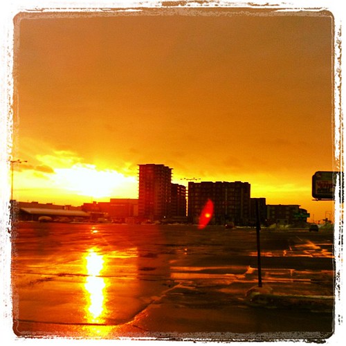 morning sun square quebec squareformat laval lordkelvin iphoneography instagramapp uploaded:by=instagram foursquare:venue=4b520ed9f964a520b06427e3