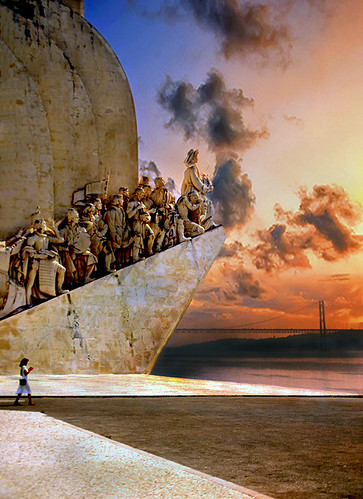 travel bridge sunset portugal monument statue vertical clouds europe lisboa lisbon historic christophercolumbus attraction iberianpeninsula monumenttothediscoveries ilustrarportugal