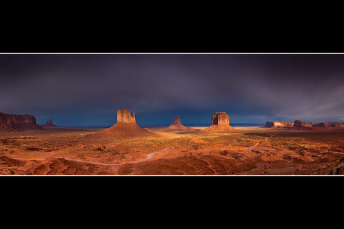 sunset arizona panorama canon eos golden unitedstates monumentvalley visitorcenter buttes 40d