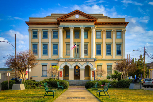 building architecture louisiana exterior unitedstates cityhall gretna townhall nola movieset dogfight hdr lightroom willferrell 2011 3xp canonef28135mmf3556isusm photomatix tonemapped zachgalifianakis imagingusa 2ev tthdr thecampaign realistichdr detailsenhancer canoneos7d ©ianaberle realtown