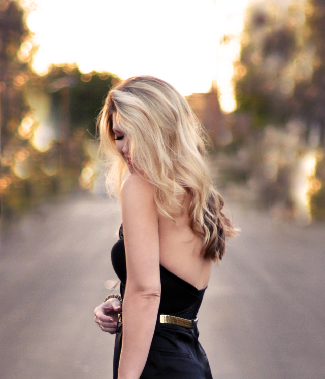 blonde hair-backless-lace DIY-black and gold