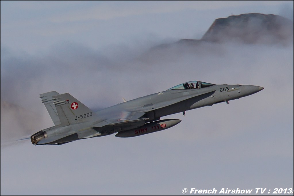F/A-18 Hornet Exercices de tir d'aviation Axalp 2013