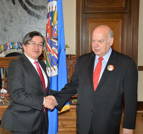Secretary General Insulza Meets with Authorities from the Anti-Drug Commission of the OAS