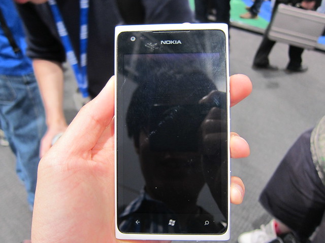Nokia Lumia 900 (White) - Front View
