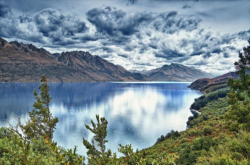 newzealand cloud mountain lake reflection queenstown hdr lakewakatipu