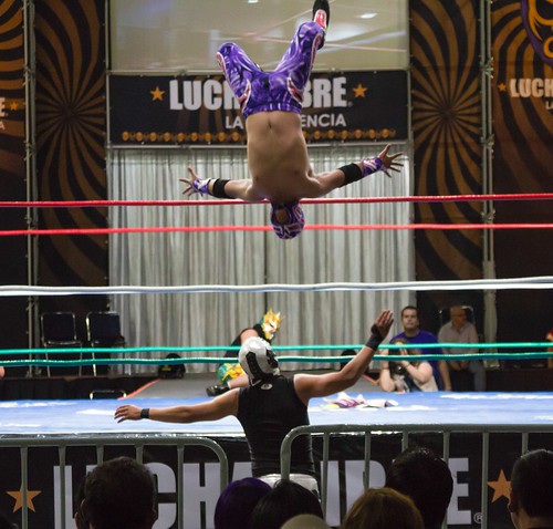 Mexican wrestling - CM Ortega https://www.flickr.com/photos/62242291@N04/