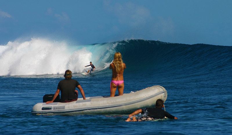 Surfing Matanivusi, Fiji