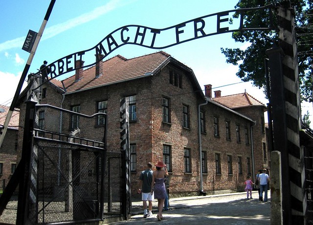 Como ir de Cracovia a Auschwitz