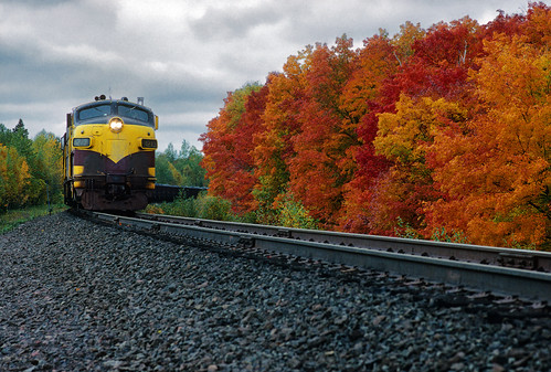 railroad autumn minnesota train fallcolor ore mn f9 funit taconiteharbor eriemining ltvsteel erieminingcompany