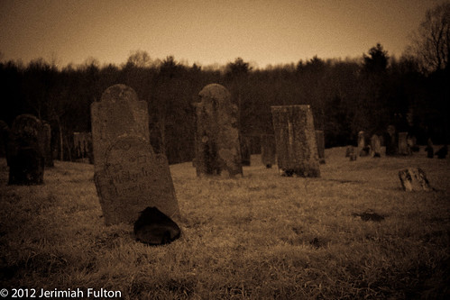 longexposure winter cold grave graveyard stone night dead death tomb ct fullmoon colchester obilisk