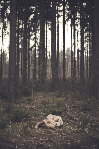 nature girl forest alone invisible sebastiankahl einsdurchf