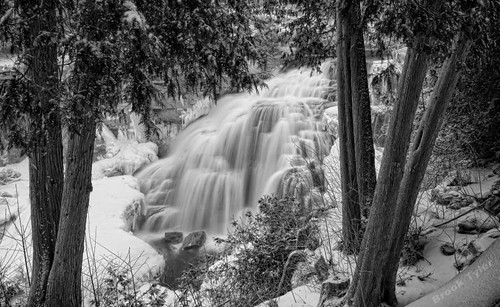 winter bw blackwhite waterfall falls owensound niagaraescarpment greycounty inglisfalls sydenhamriver