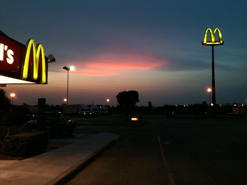 morning pink blue sky sign breakfast clouds sunrise dawn parkinglot mcdonalds goldenarches