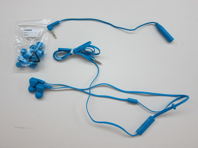 Nokia Purity In-Ear Headset by Monster - Contents