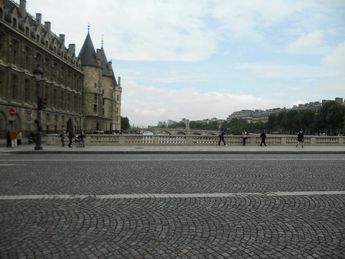 A Paris bridge 