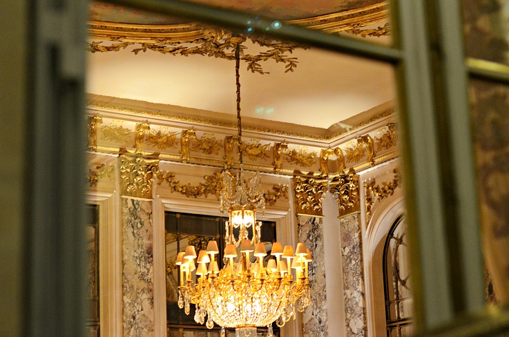 DSC_5669 Chandelier in Paris hotel