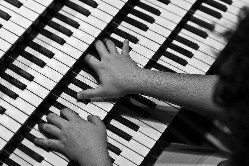 musician music white playing black keys keyboard university downtown artistic lexington kentucky pipe performance arts culture dramatic center organ improvisation classical moller singletary
