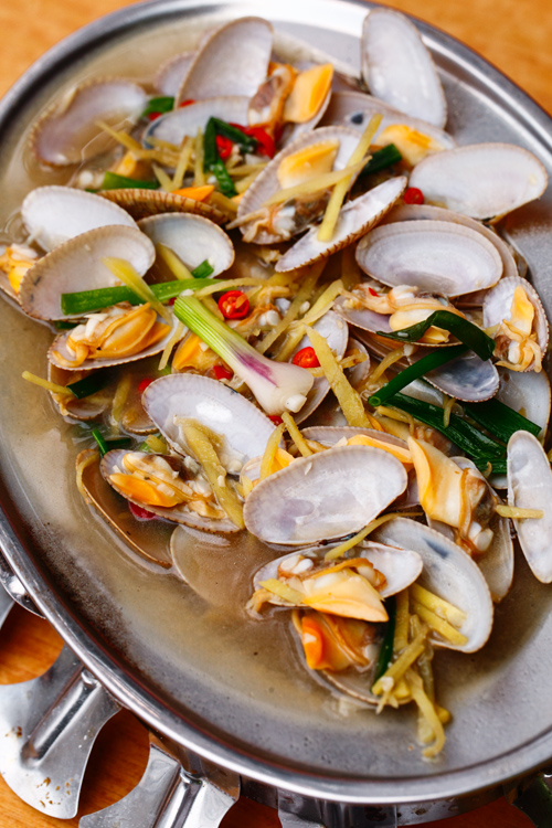 Steamed Clams in Chinese Wine