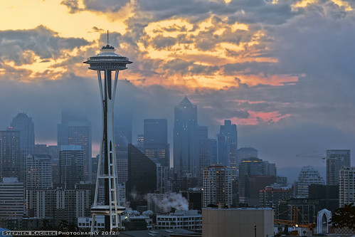 seattle storm clouds sunrise downtown stormy spaceneedle kerrypark cloudcover lowclouds stormclouds seattleskyline