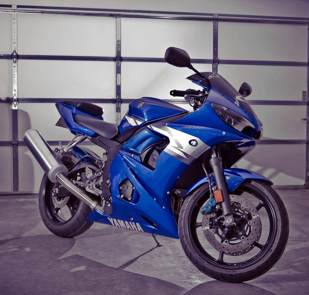 2004 Yamaha R6 -- Transportation in photography-on-the.net forums