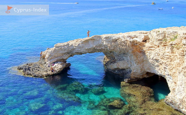 Пляж Мост Влюбленных. Пляжи Кипра а городе Айя-Напа