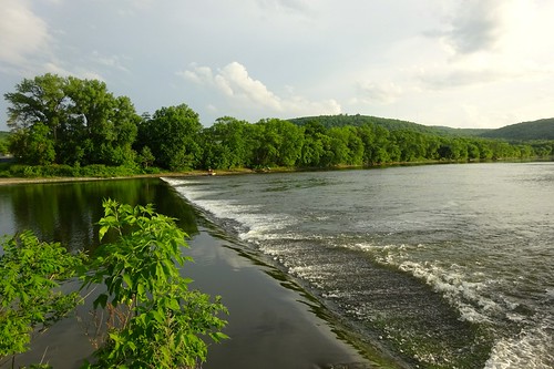 newyork green river spring binghamton weir susquehannariver earlyevening confluencepark roughwater chenangoriver
