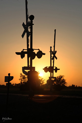 railroad sunset signs lights bush texas silhouettes rails np devers railrodcrossing wyojones