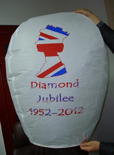 Diamond Jubilee 1952-2012 Flying Lantens - Epic Fireworks
