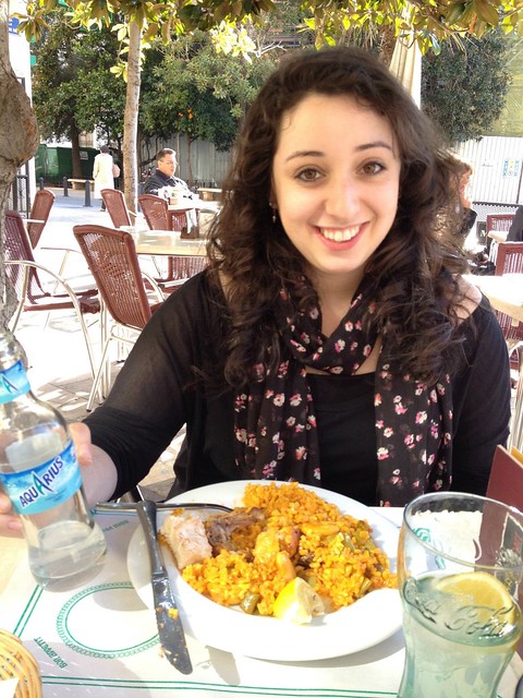 Berklee Valencia blogs - Alexis Colett - Eating delicious paella at an outdoor restaurant.  Sorry Boston!