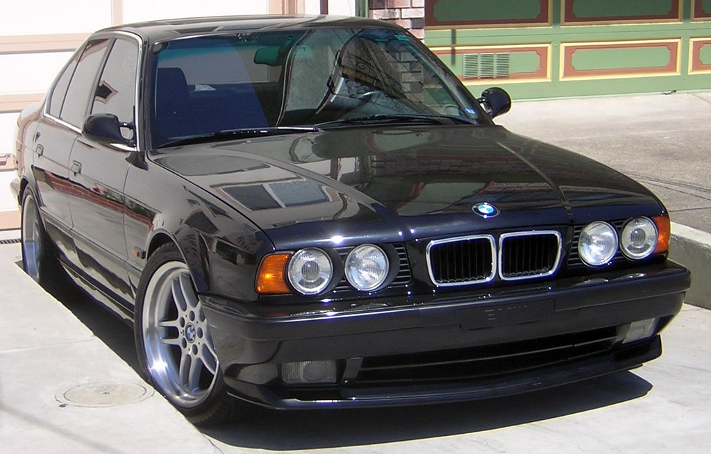 BMW M5 E34 Black