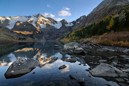 autumn sunset mountain lake mountains reflection landscape geotagged russia dusk stones россия altai горы камни 2011 озеро altay отражение watermirror алтай ustkoksa nikond300 горныйалтай altairepublic tokinaaf12244 устькокса katunridge poperechnoe поперечное озеропоперечное катунскийхребет