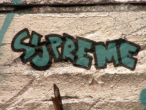 SUPREME einige Graffiti Buchstaben aus einer andern Zeit um neben dem Lesen auch schreiben lernen  017