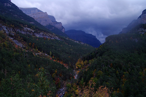 autumn fall nationalpark twilight spain view y dusk valley monte overlook viewpoint pyrenees perdido pyrénées pirineos ordesa pirineus pirineo ordesaymonteperdido ordesavalley