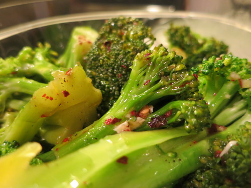 Garlic broccoli salad