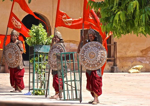 Amber Fort guard... ok... they were here for a movie