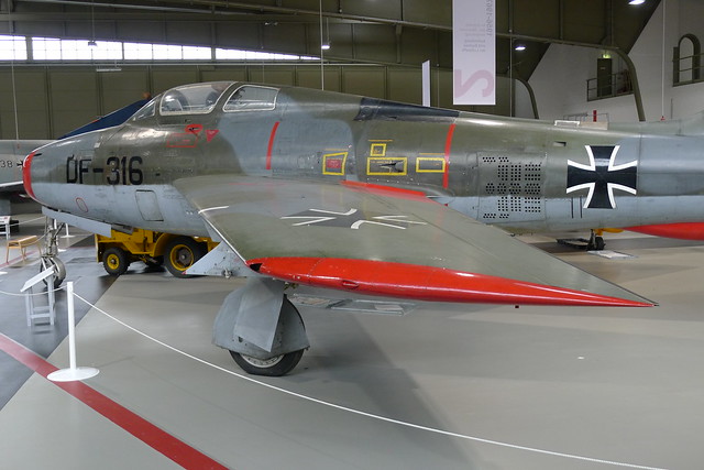Republik F-84F Thunderstreak