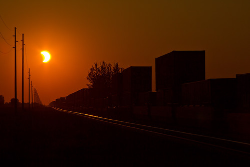 sunset minnesota train eclipse telephonepoles bnsf stacktrain verndale staplessubdivision