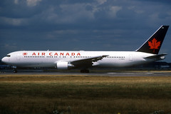 Air Canada B767-333/ER C-FMXC LHR 10/08/1996