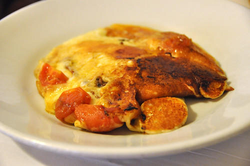 Grillet ost med tomater og ansjoser