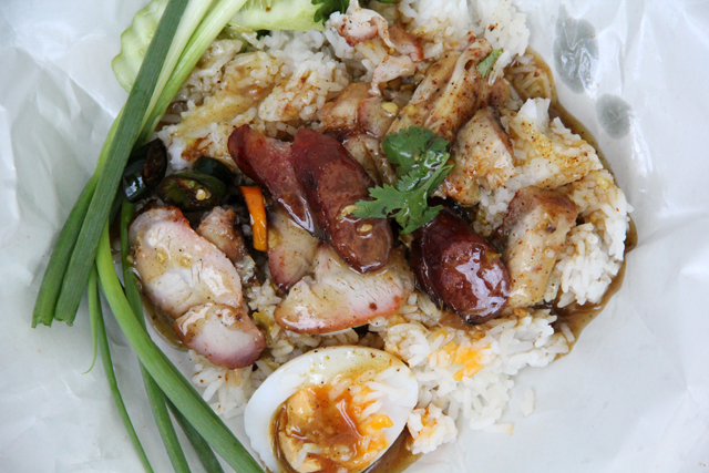 Khao Moo Daeng (Pork and Rice w/ Sweet Red Sauce) ข้าวหมูแดง  