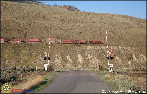 railroad canada beach train bc pacific diesel rail railway trains canadian canyon juniper cccp thompsonriver intermodal bcol ac440cw