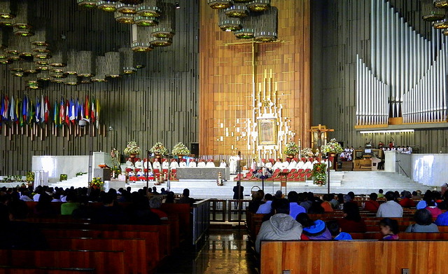 2011 MEXICO-877  MEXICO CITY BASILICA OF GUADALUPE 墨西哥城 瓜达卢佩大教堂