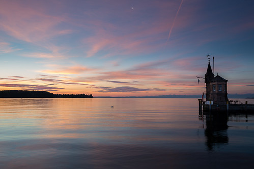 blue lake reflection water yellow clouds sunrise canon germany deutschland eos switzerland swan movement mark iii lila l 5d usm colourful he 06 bodensee schwan hitech constance 1740 feisol