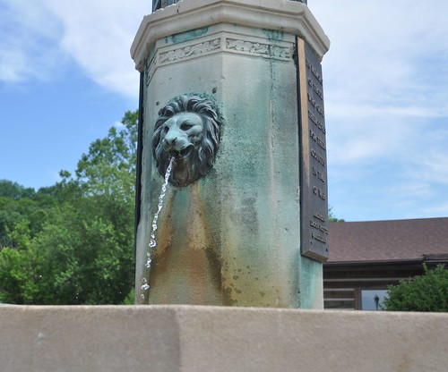 sculpture fountain lion wv spencer spencerwv