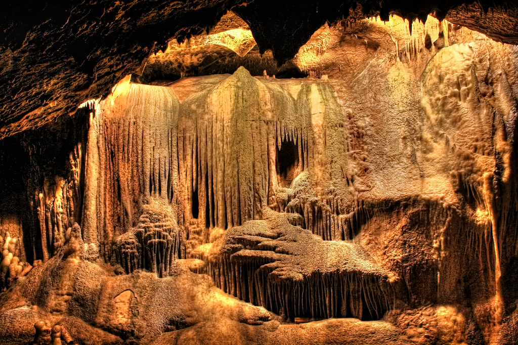 Iserlohn - Dechenhöhle Wasserfallformation