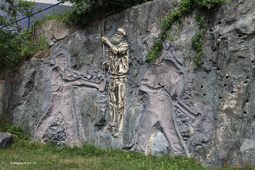 memorial reliefsculpture site14 cobaltontario thewilletgreenmillermemorialsite